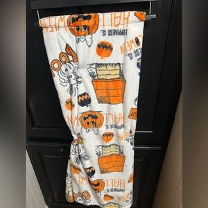 NWT-Berkshire Peanuts-Happy Halloween Velour Throw